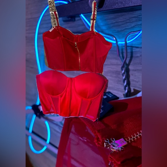 RED CORSET GOLD CHAIN STRAPS - Picture 1 of 4